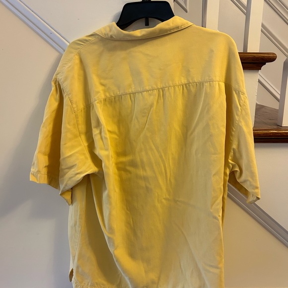 Tommy Bahama 100% silk - Picture 3 of 3